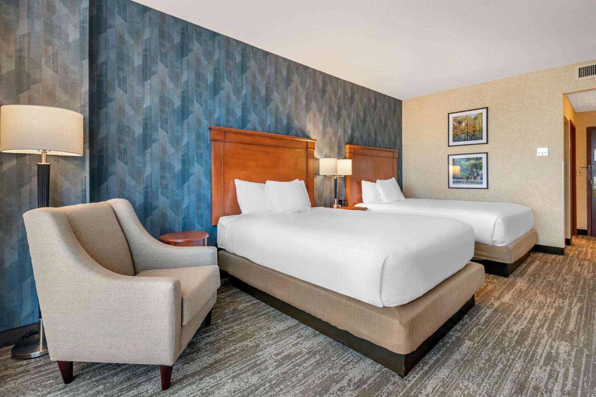Drury Plaza Hotel バルドスタ エクステリア 写真
