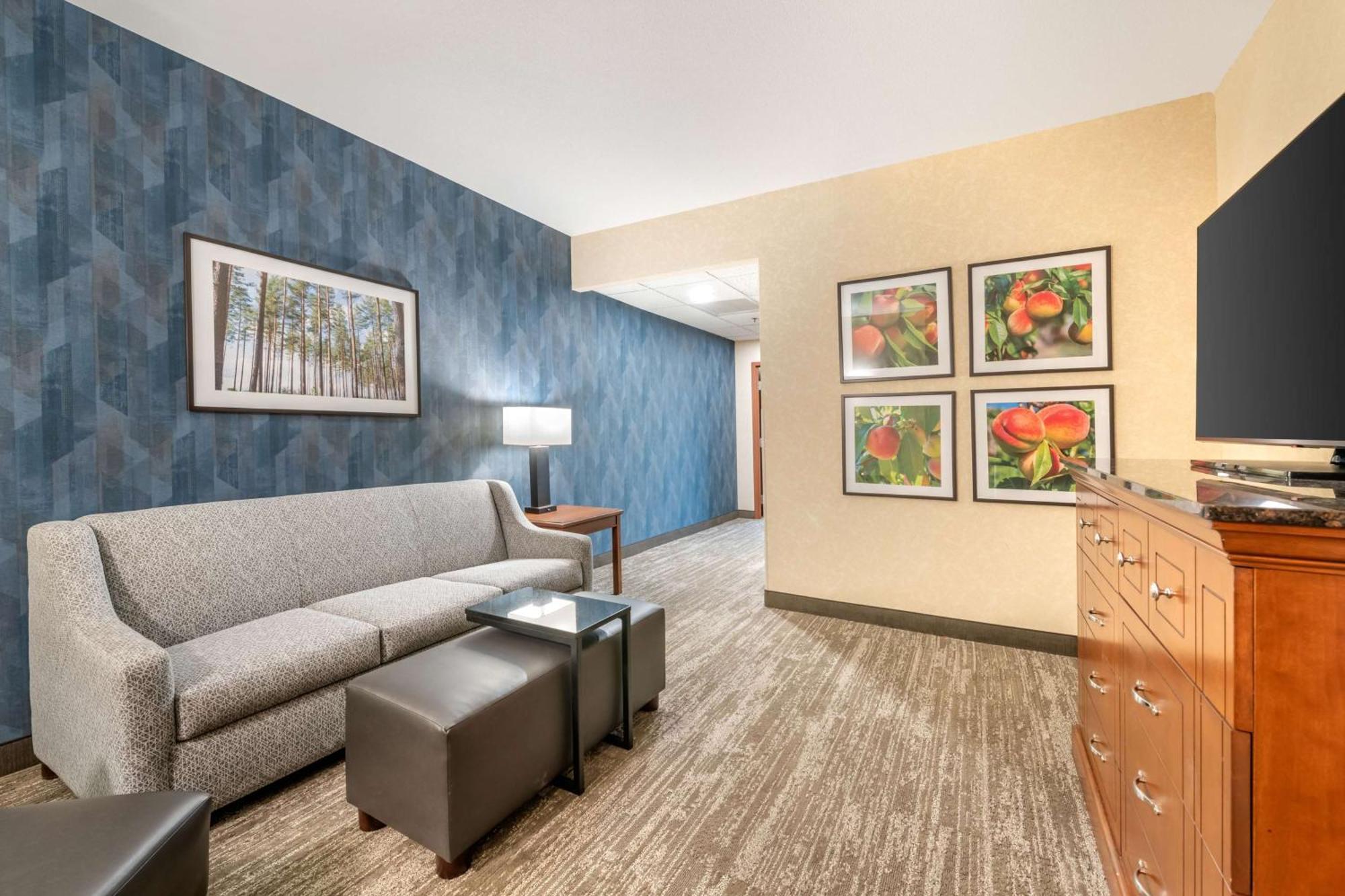 Drury Plaza Hotel バルドスタ エクステリア 写真