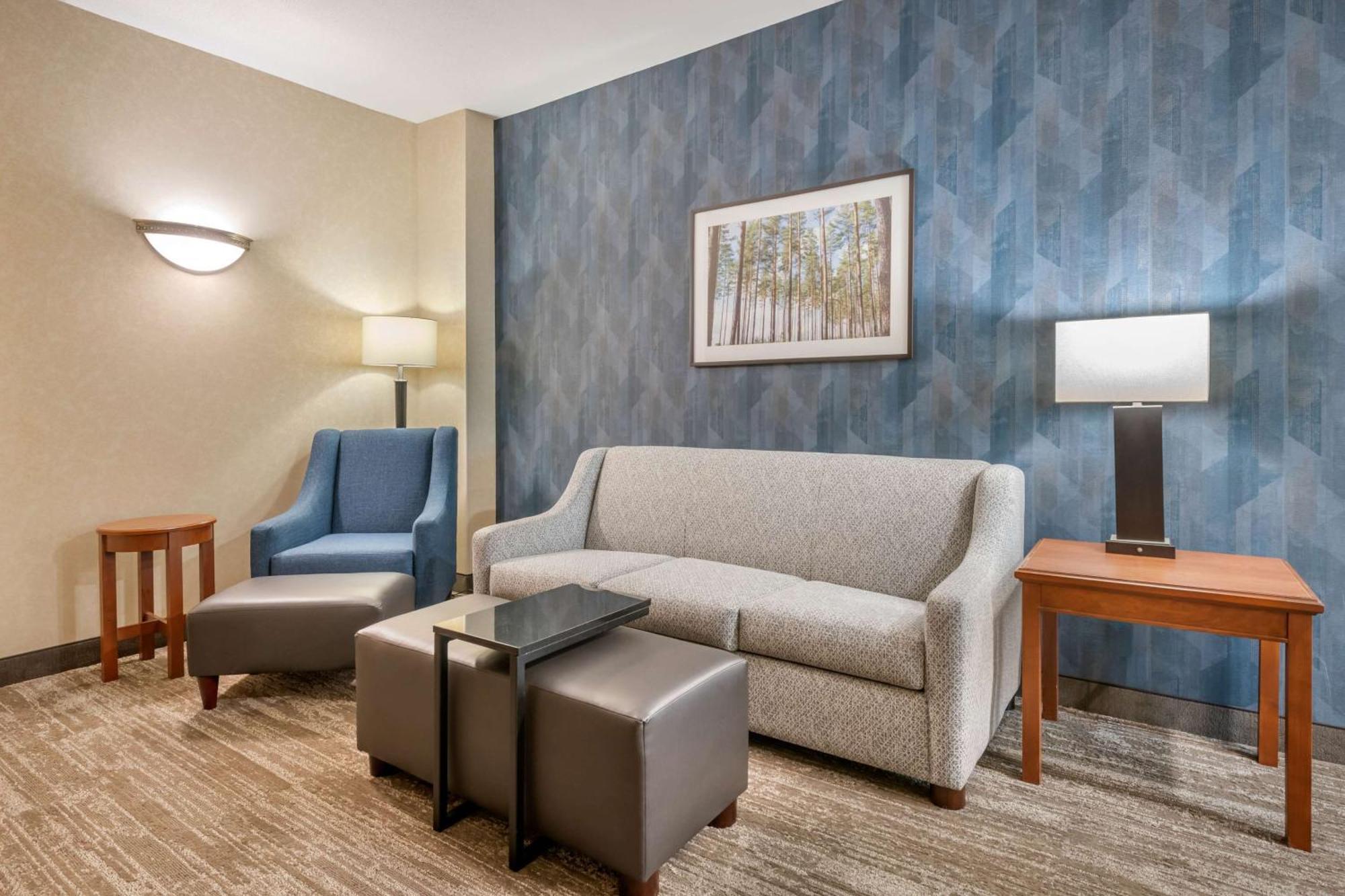 Drury Plaza Hotel バルドスタ エクステリア 写真