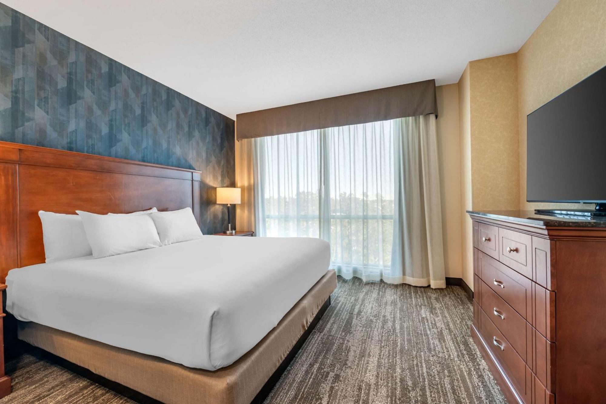 Drury Plaza Hotel バルドスタ エクステリア 写真