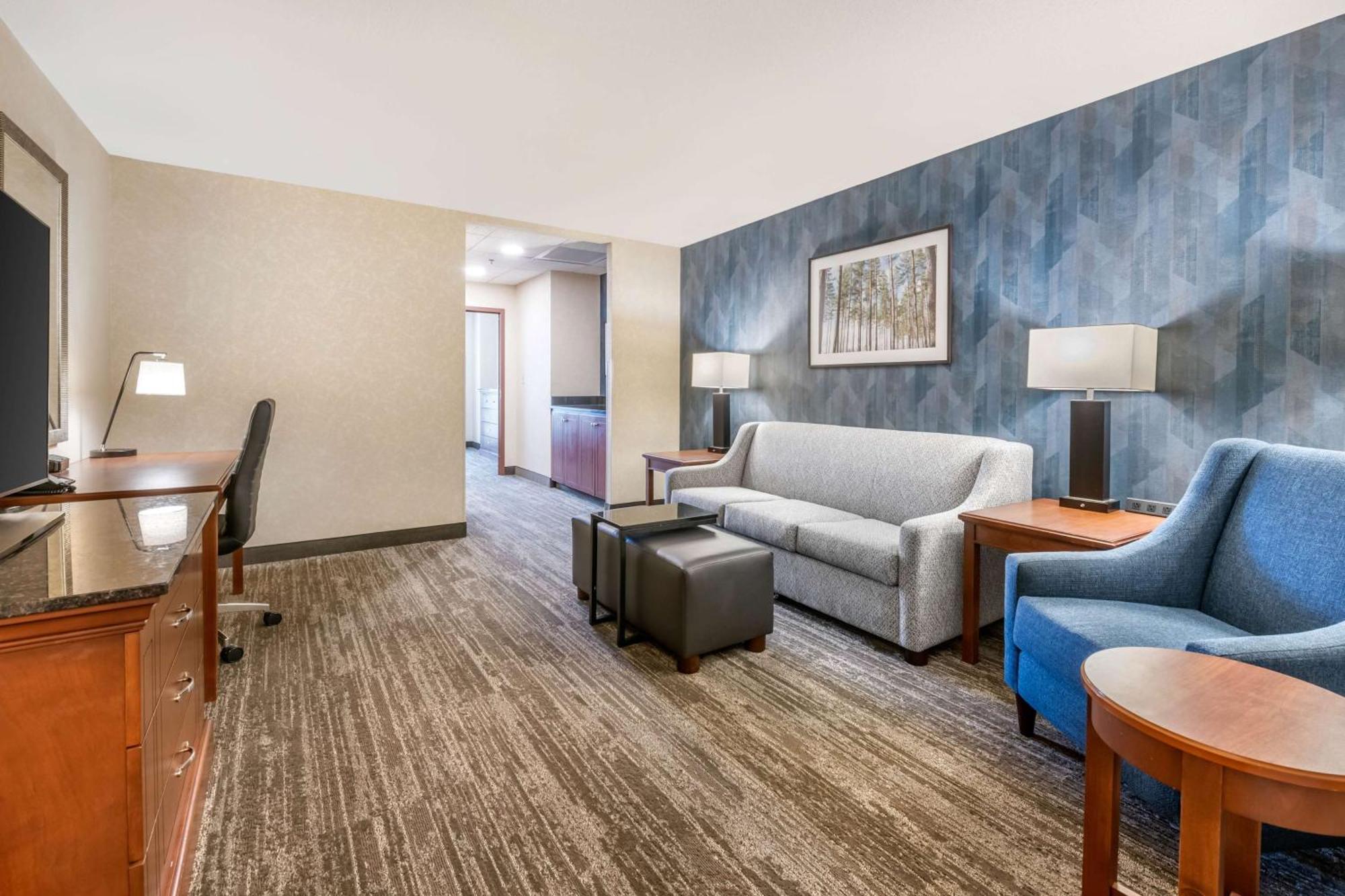 Drury Plaza Hotel バルドスタ エクステリア 写真