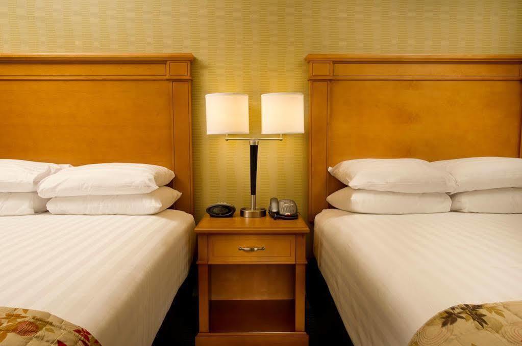 Drury Plaza Hotel バルドスタ エクステリア 写真